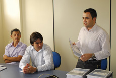 Prefeito faz análise dos 20 dias de governo reunio com secretariado 20-01-09 2